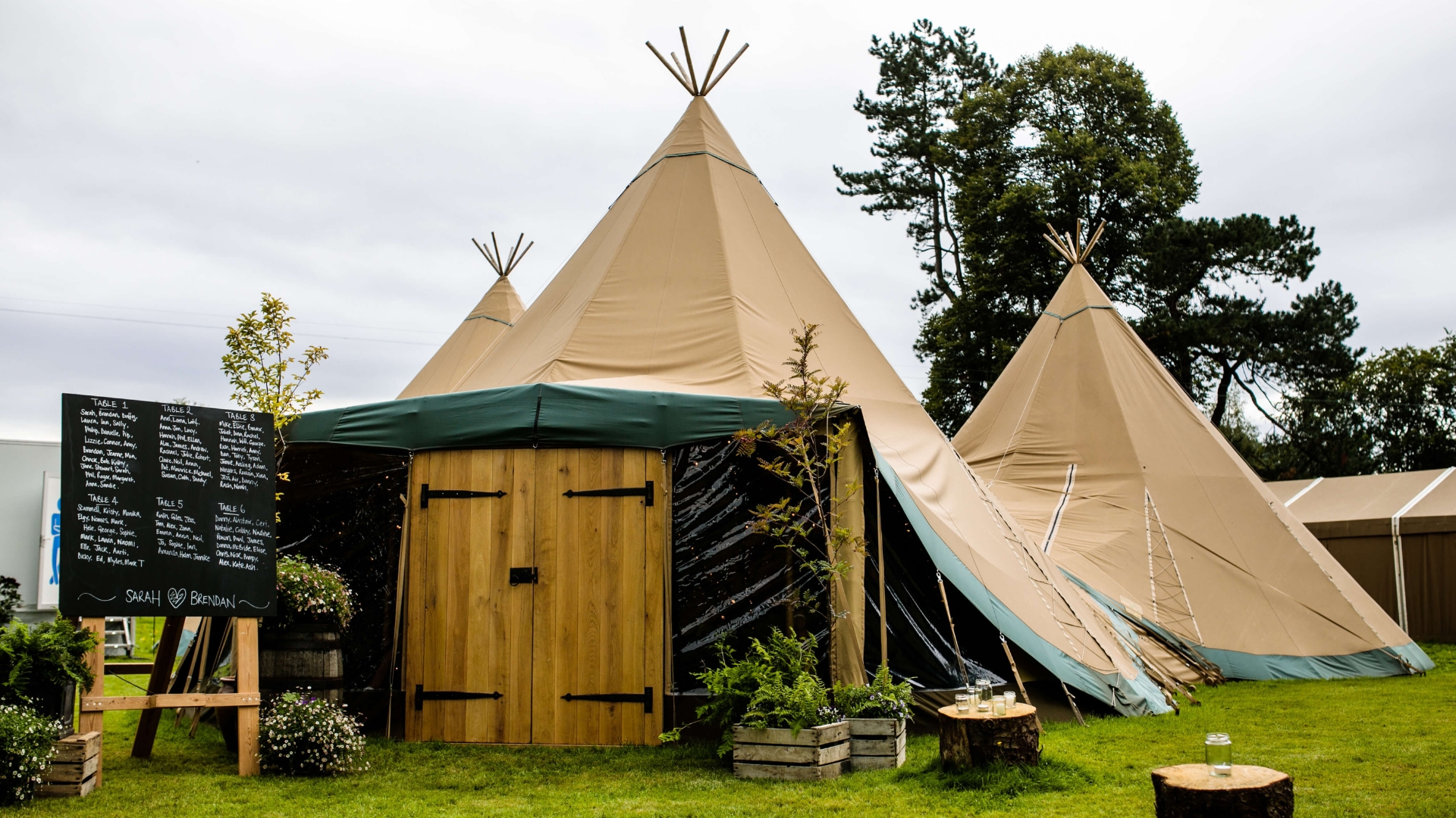 4 Giant Tipis